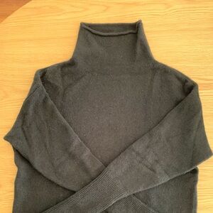 Aritzia Wilfred Cyprie Cashmere Sweater